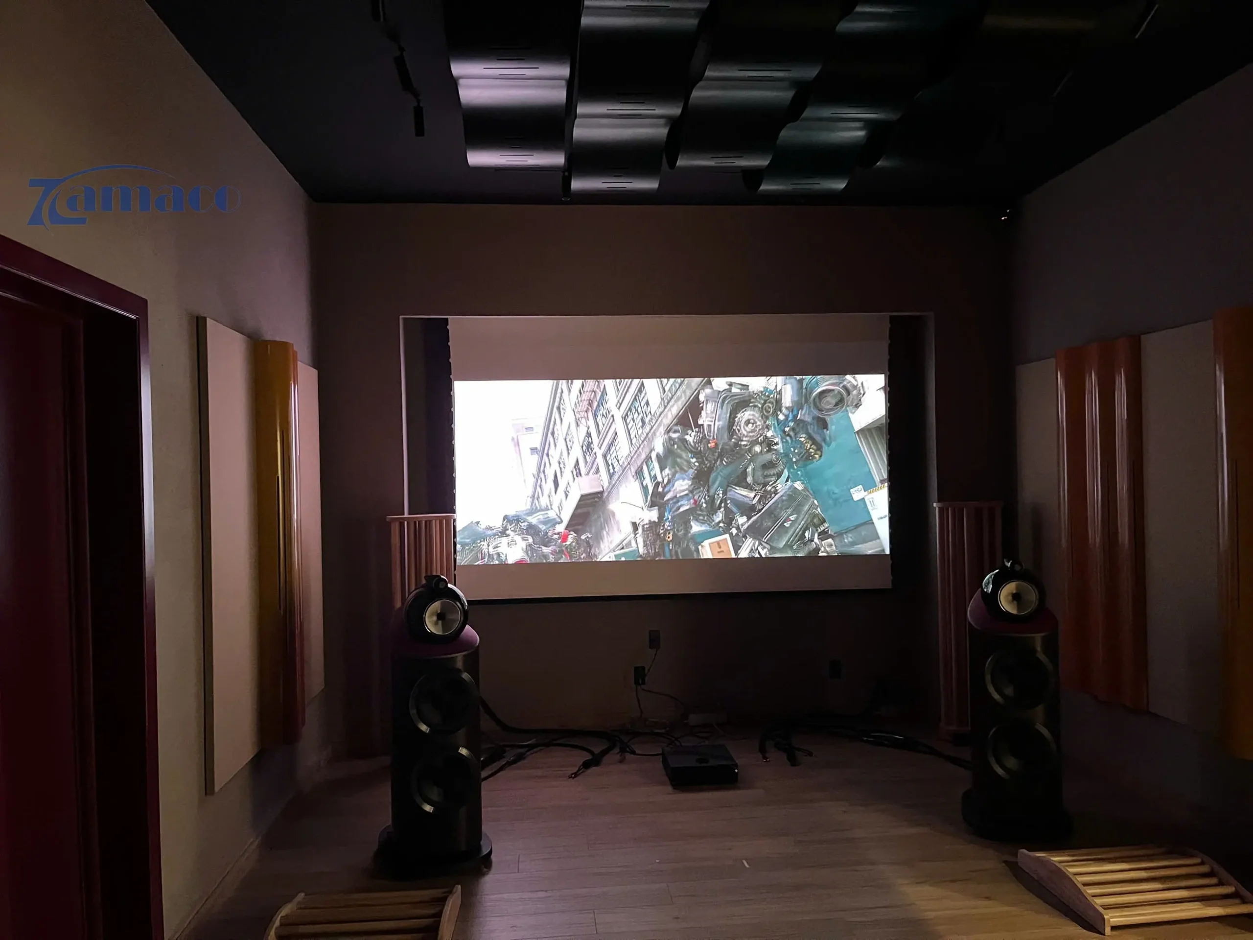 Hệ thống máy chiếu ViewSonic LX700 4K-RGB và màn chiếu âm trần VIVID Storm được Zamaco hoàn thiện và bàn giao cho showroom Đông Thành Hòa Phúc