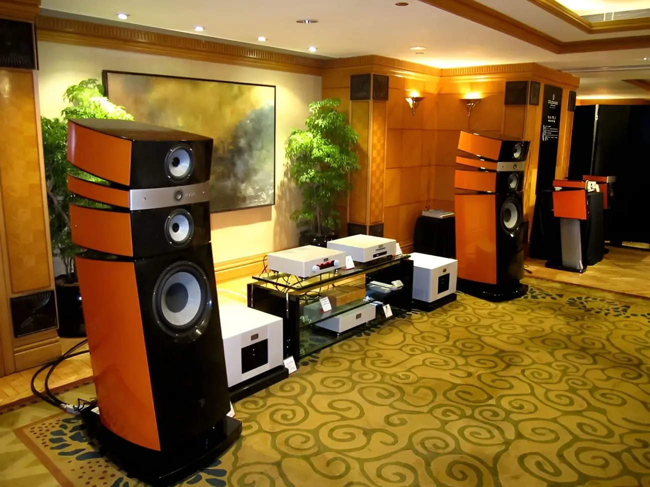 Mạch phân tần OPC+ với 243 tùy chỉnh âm thanh