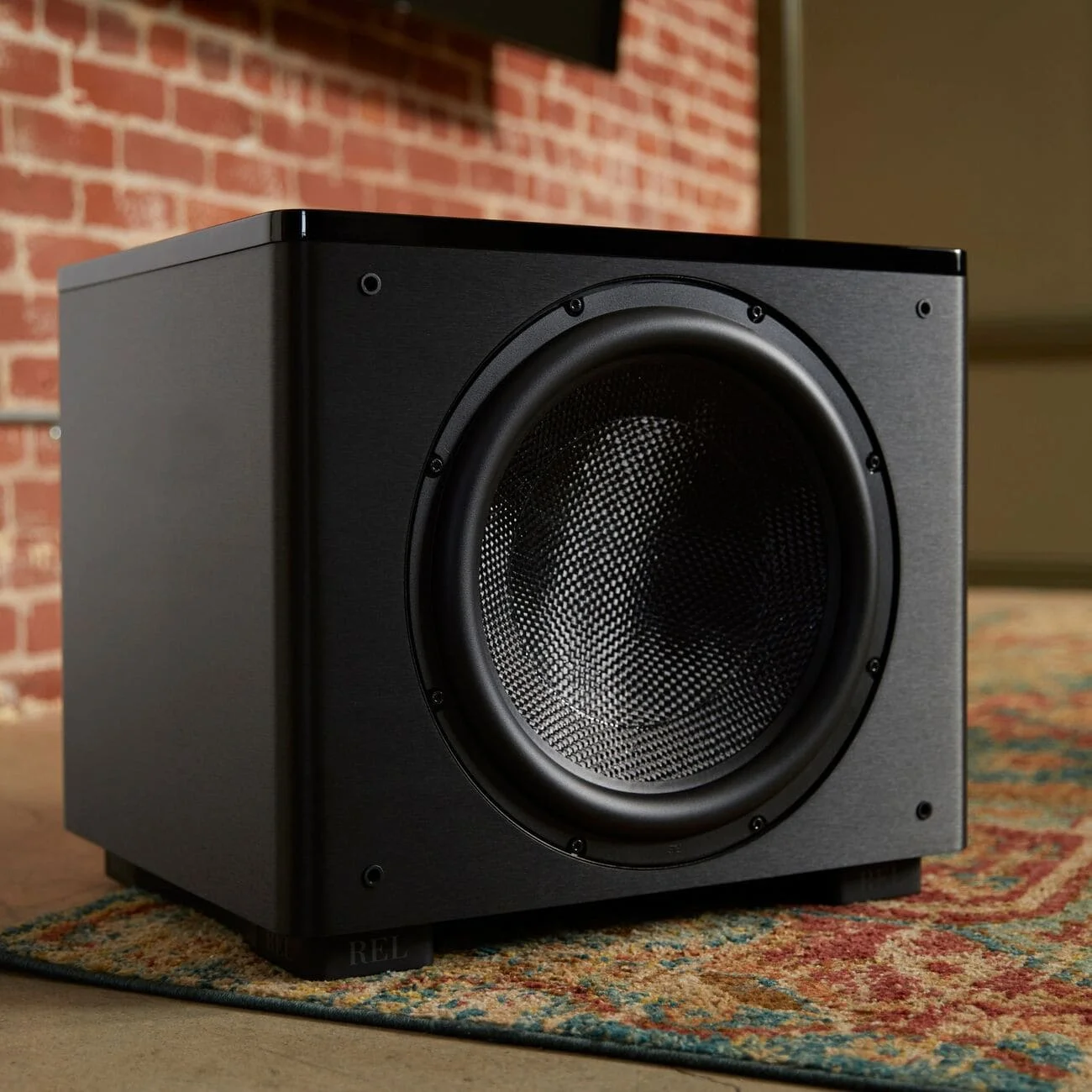 Loa Sub REL HT/1510 Predator chính hãng Anh Quốc