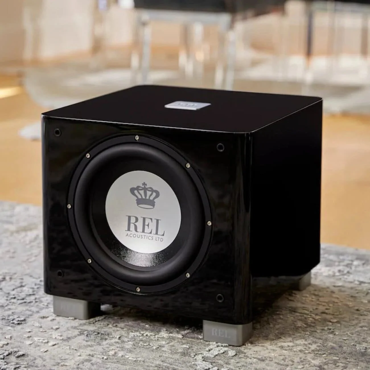 Uy lực trầm sâu – Tuyệt tác Subwoofer REL T9x