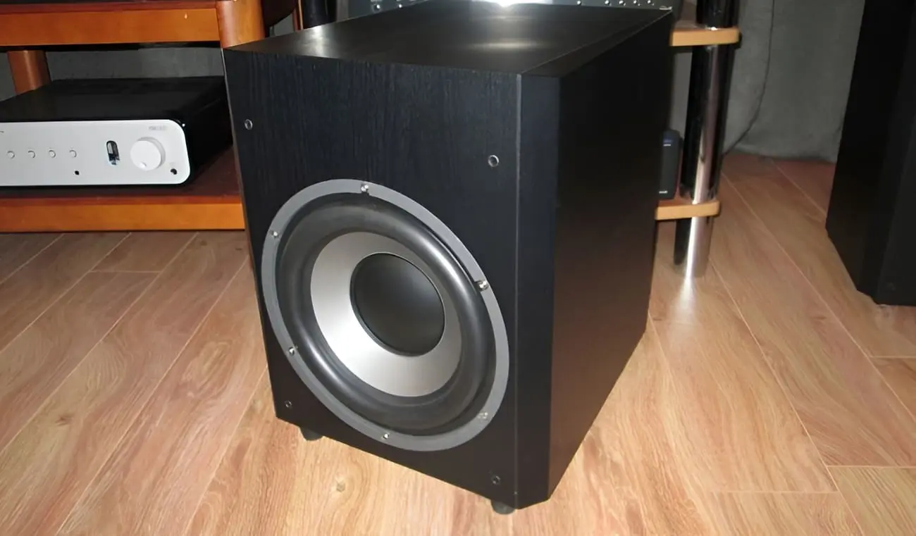 Thiết kế thùng loa chắc chắn, giảm rung hiệu quả