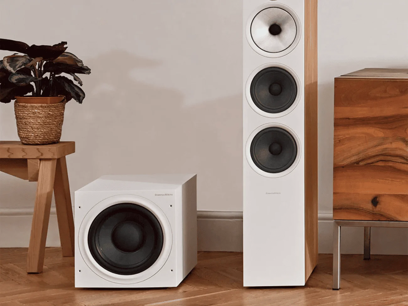 Loa Bowers & Wilkins ASW610XP