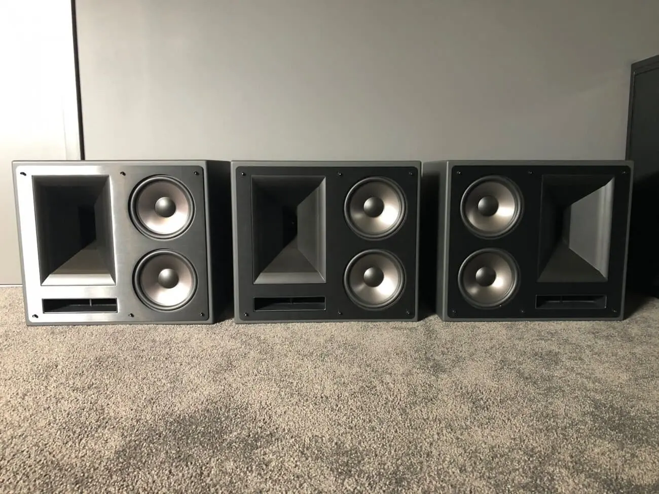 Thùng loa MDF chắc chắn, tối ưu độ ổn định