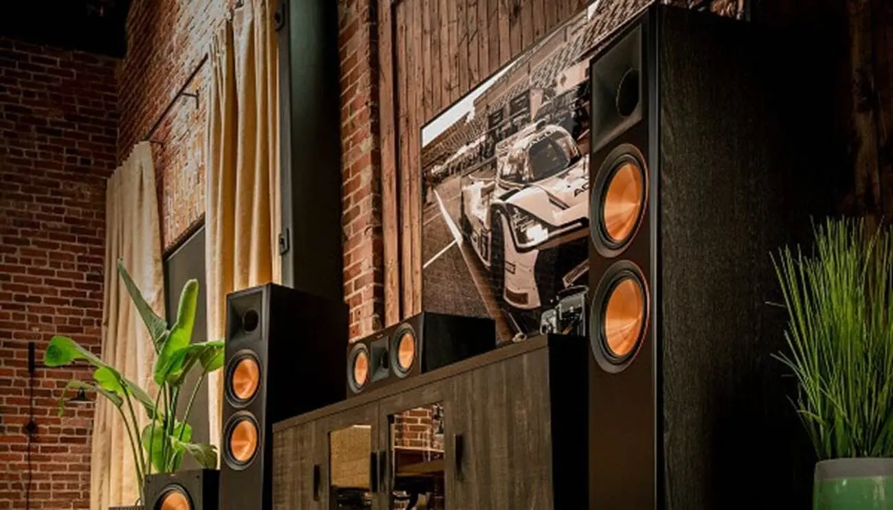 Loa Klipsch R-52C – Loa center 2 đường tiếng với 2 woofer 5.25 inch mạnh mẽ