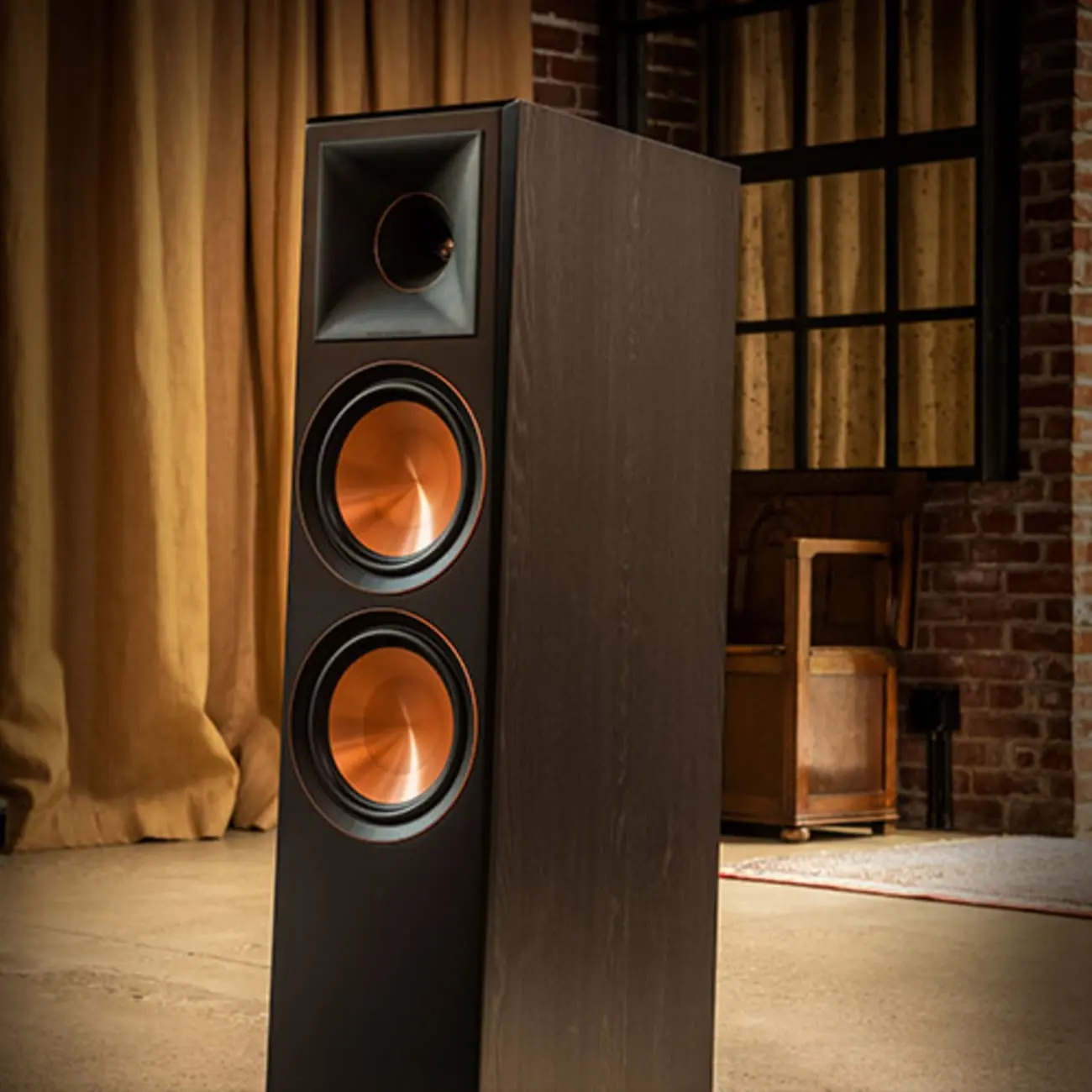 Loa Klipsch RP-6000F – 2 woofer 6.5 inch Cerametallic, dải tần 34Hz–25kHz