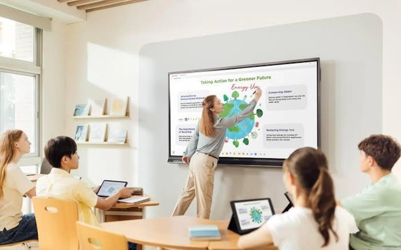 Màn hình 75 inch 4K UHD