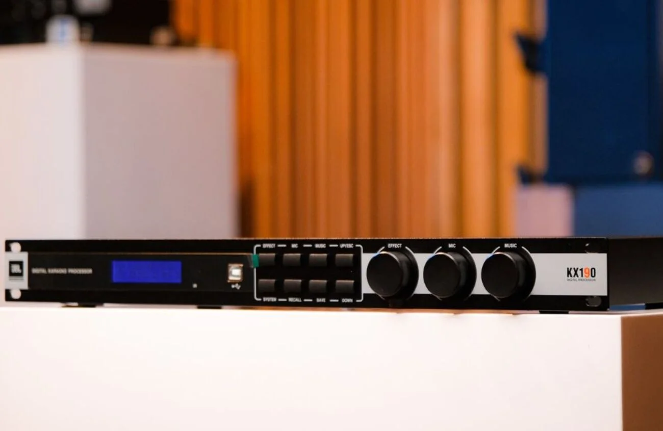 Vang số JBL KX190