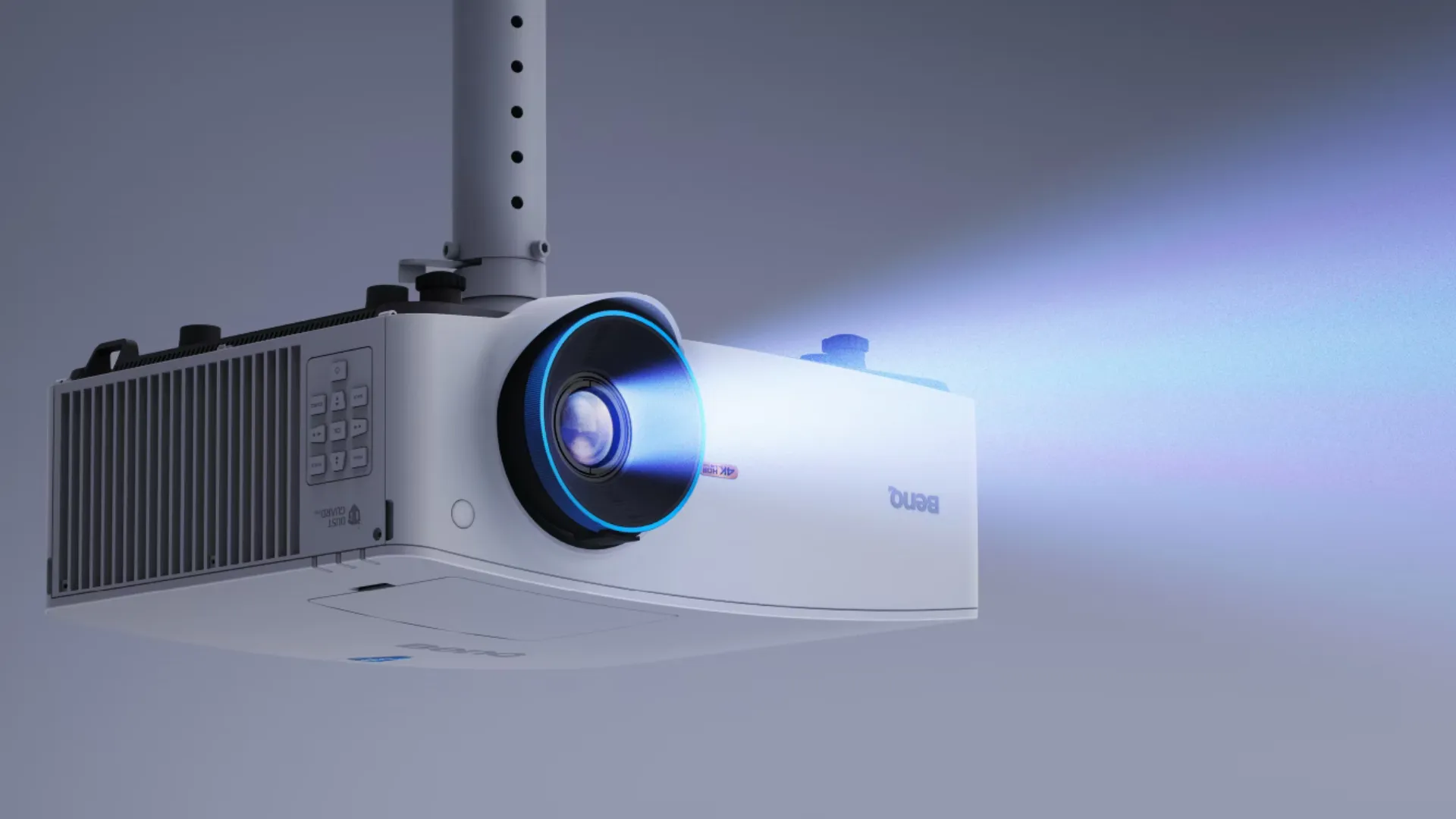 Lắp Đặt Vượt Trội Linh Hoạt Với Dịch Chuyển Ống Kính Lớn & Zoom 1.6x