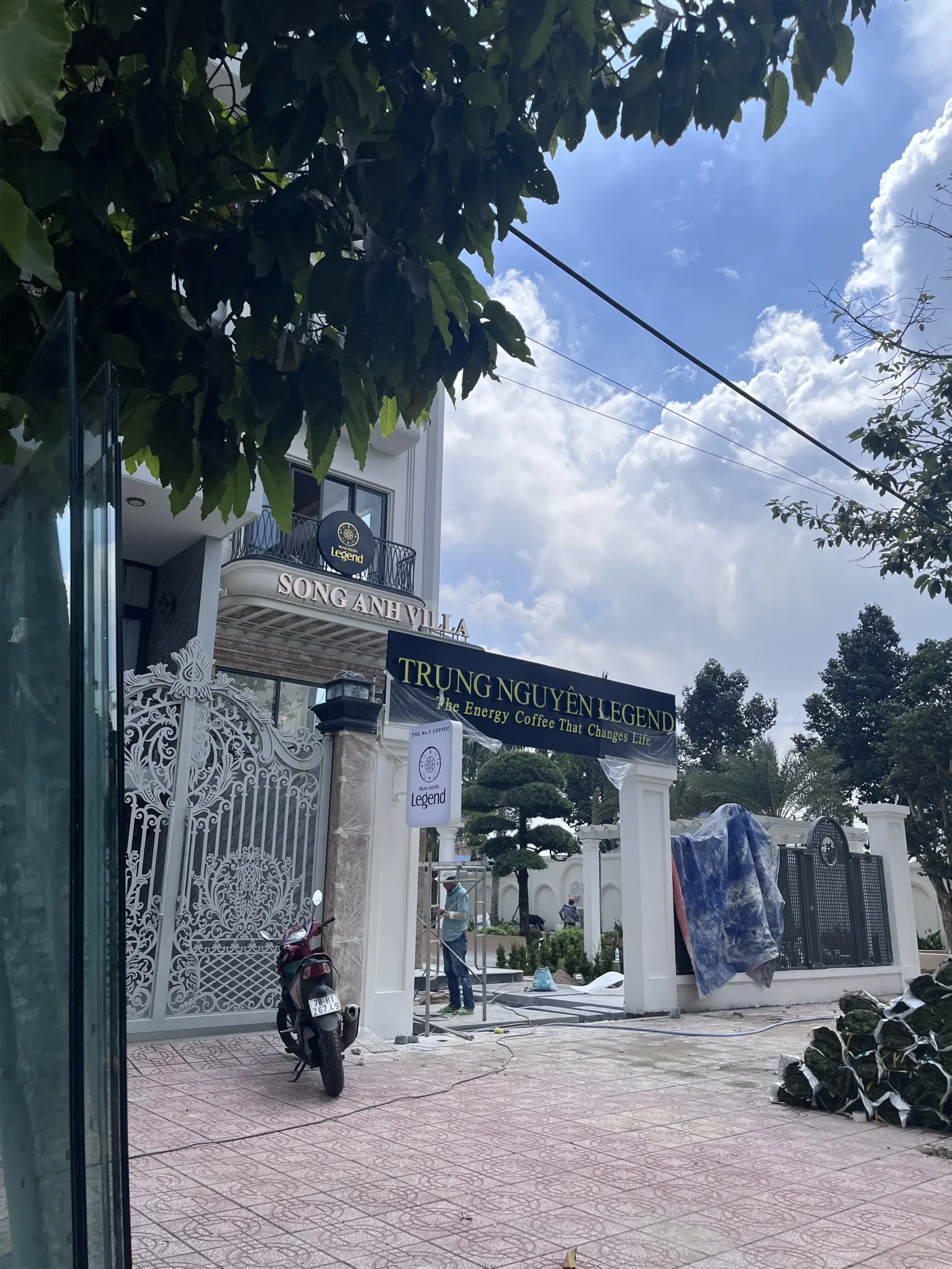 Địa điểm thi công và lắp đặt