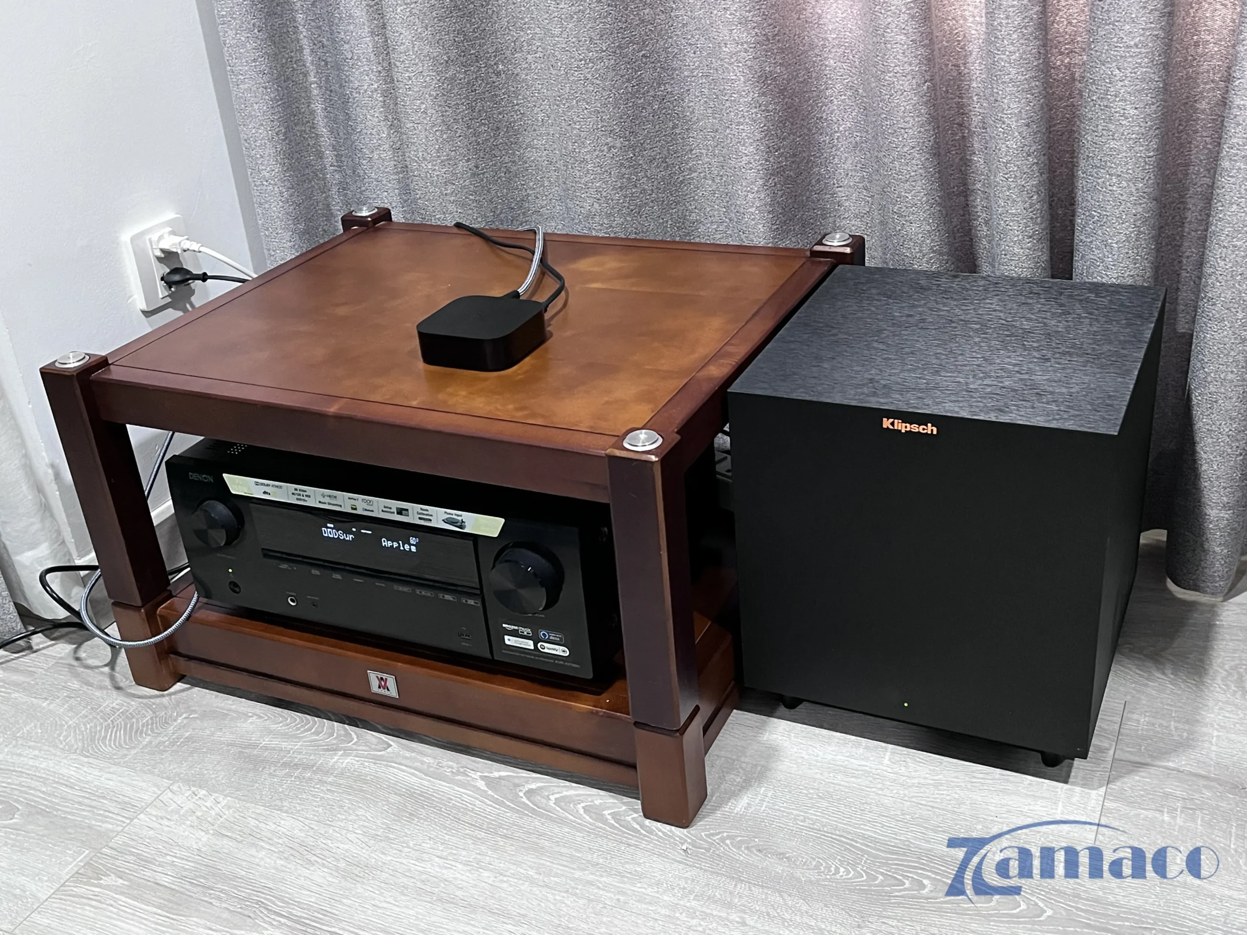 Hệ thống âm thanh Klipsch 5.1 kết hợp amply Denon cho phòng golf trong nhà tại De Capella.