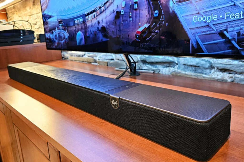 Soundbar Klipsch Flexus Core 200 được trang bị thêm loa trung tâm