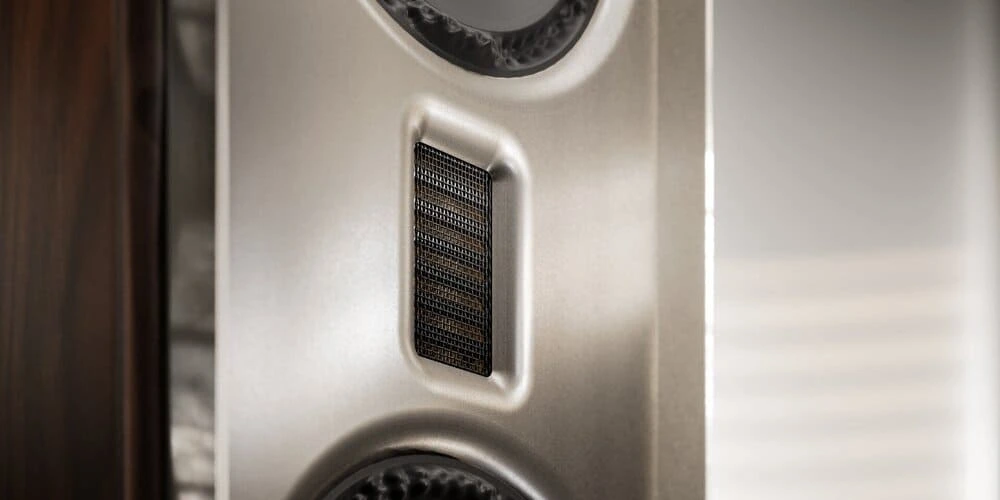 Sử dụng công nghệ âm thanh tiên tiến cùng cấu trúc loa 2-way passive