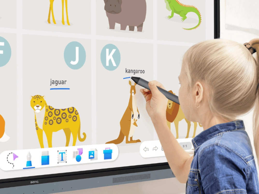 Mặt kính cường lực 9H chống lóa giúp bảo vệ màn hình khỏi trầy xước và phản chiếu ánh sáng