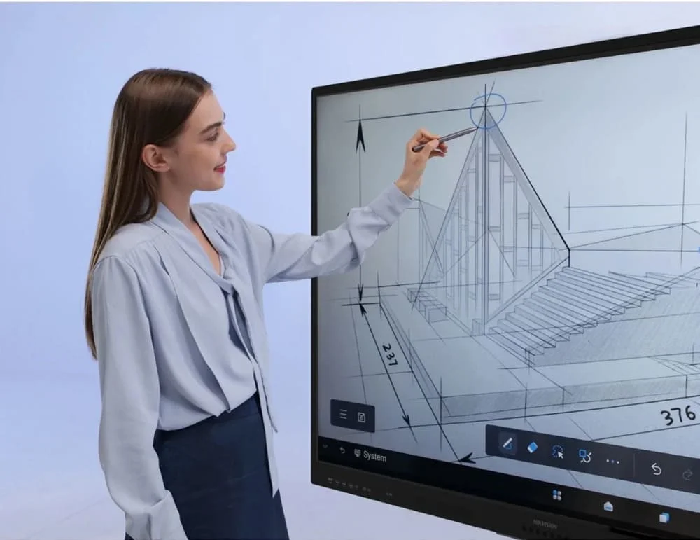 Âm thanh mạnh mẽ, micro thu xa đa hướng