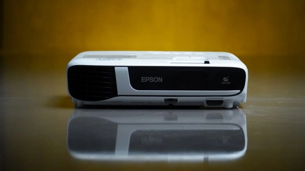 Máy chiếu Epson EB-X51 – Độ sáng 3.800 ANSI Lumens, độ phân giải XGA
