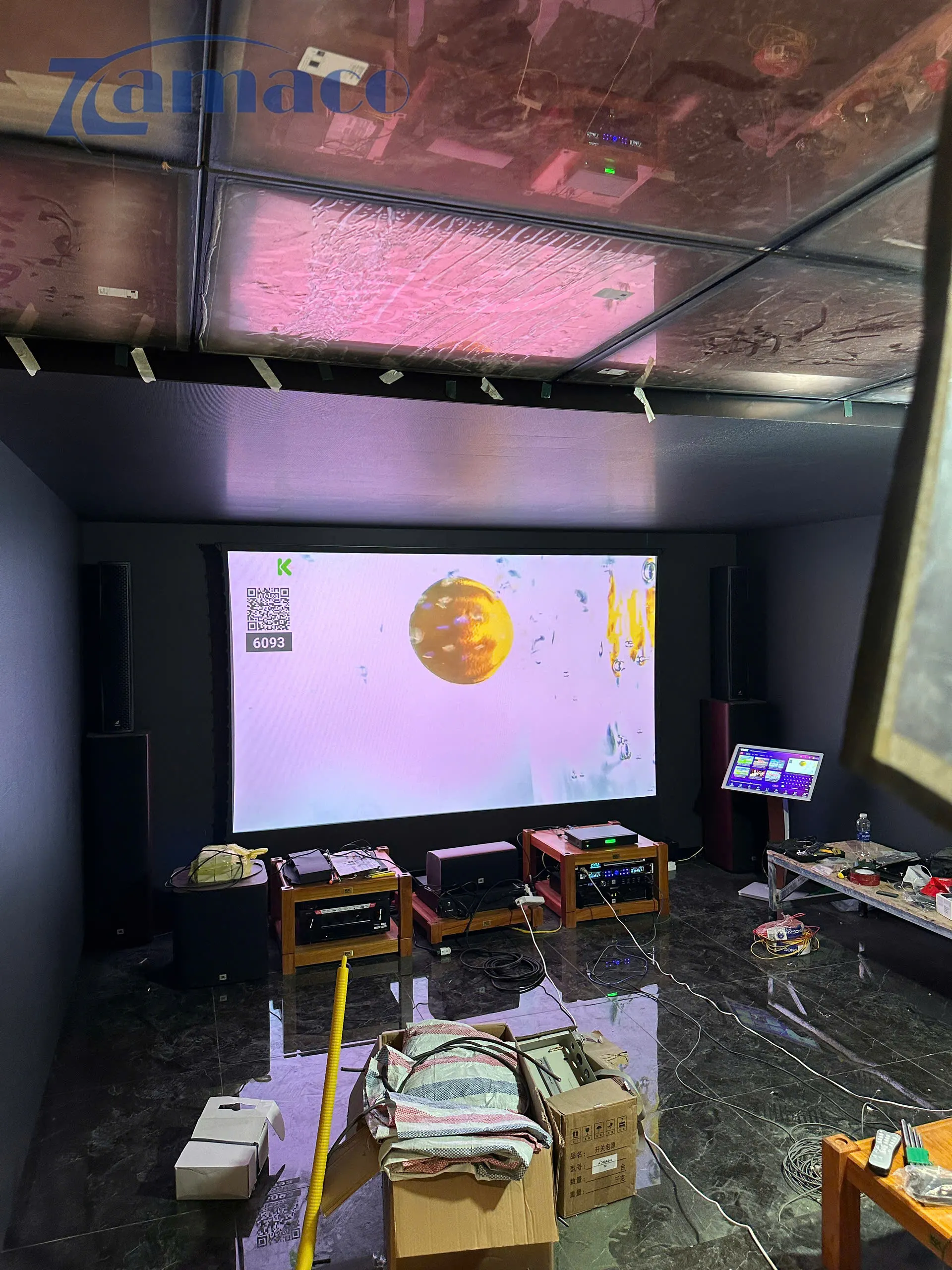 Màn quang học VividStorm 120” dựng lên nhanh, hình ảnh sáng đẹp