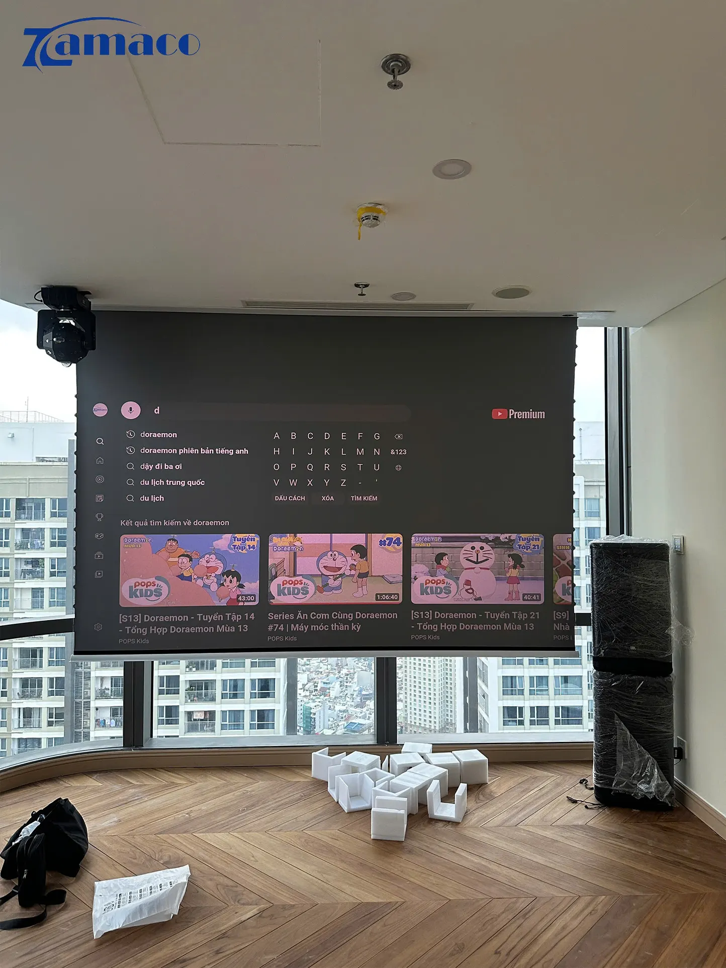 Giải pháp máy chiếu LX700-4K RGB cùng màn VividStorm 120” cho chất lượng hình ảnh 4K sáng rõ và trải nghiệm giải trí cao cấp.