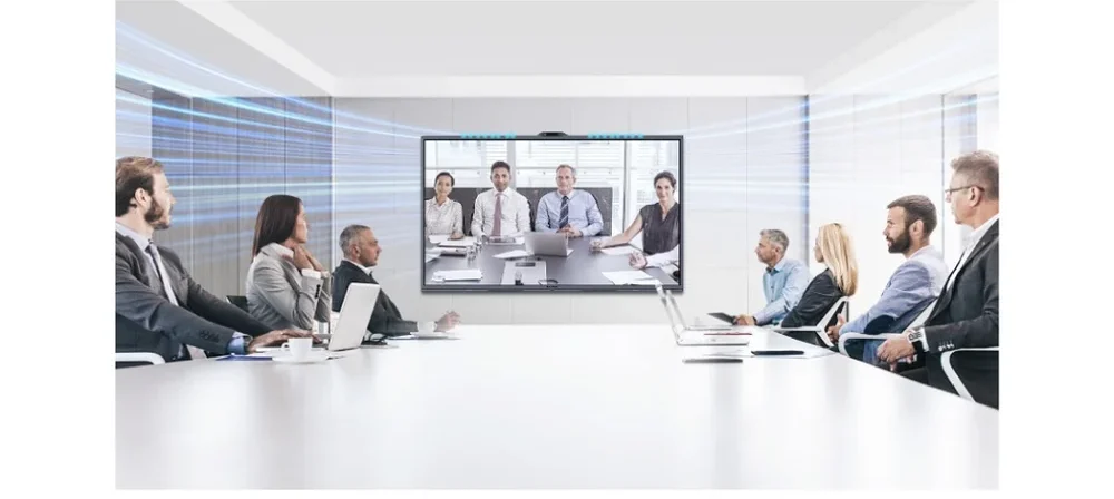 Cho phép nhiều người chia sẻ nội dung — hỗ trợ làm việc nhóm / họp nhóm