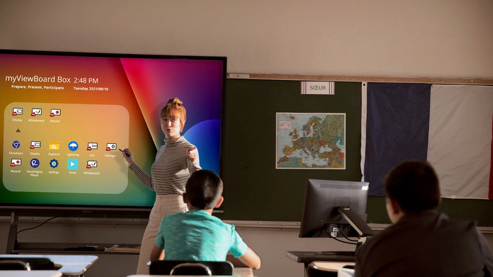 Màn hình rộng đến 86 inch với độ phân giải UHD 3840 × 2160