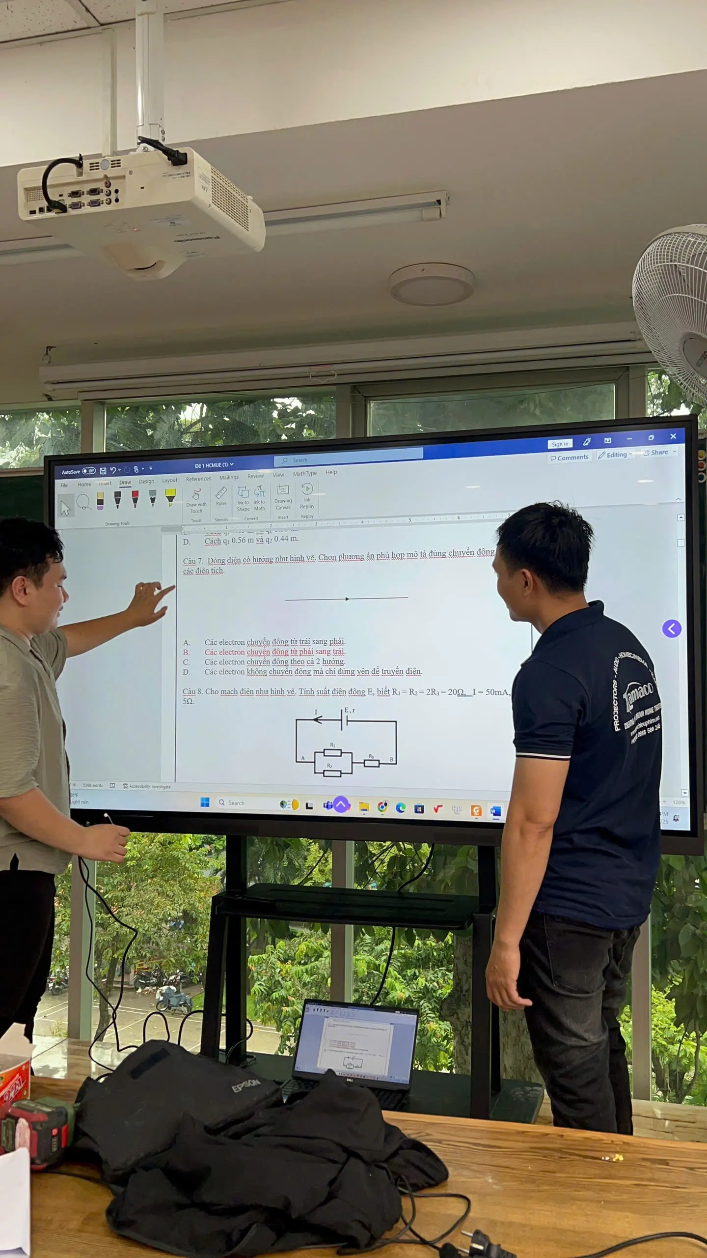 man tuong tac 86 inch tran phu 4